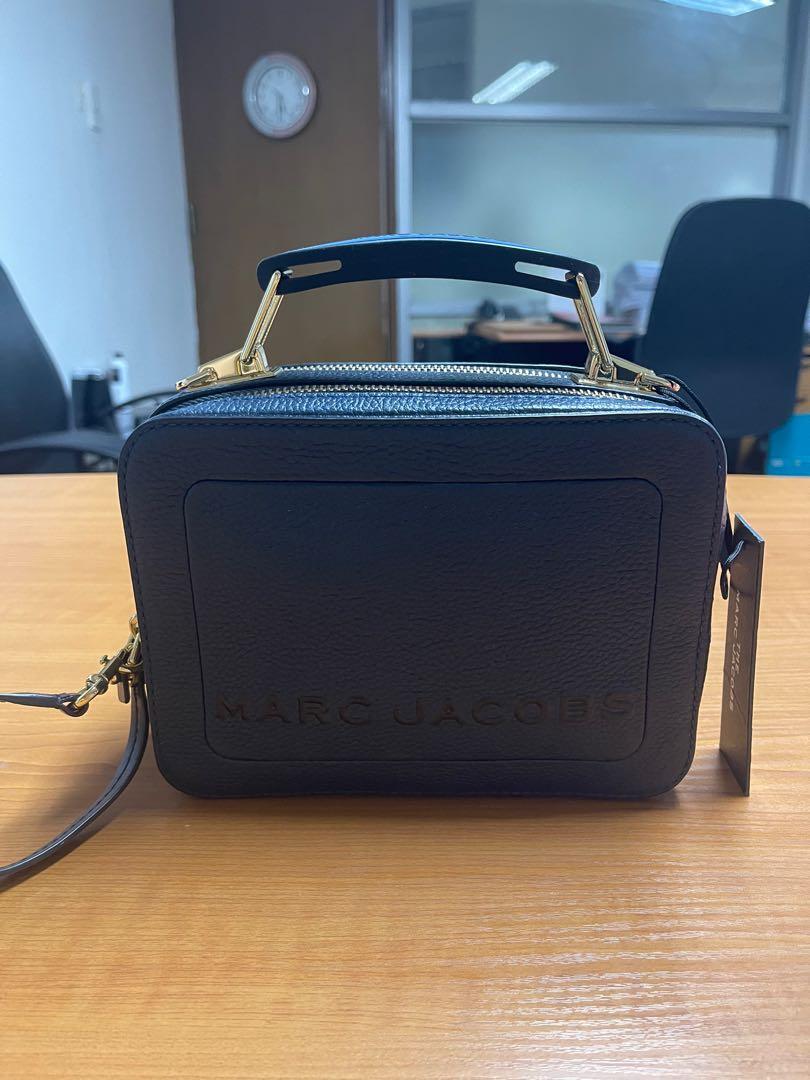 Marc Jacobs The Box Bag (Category: Luxury Bags & Wallets) located in Makati City. Submitted by elizarthmary (Listing ID 1099399733, Image 1). Description: .