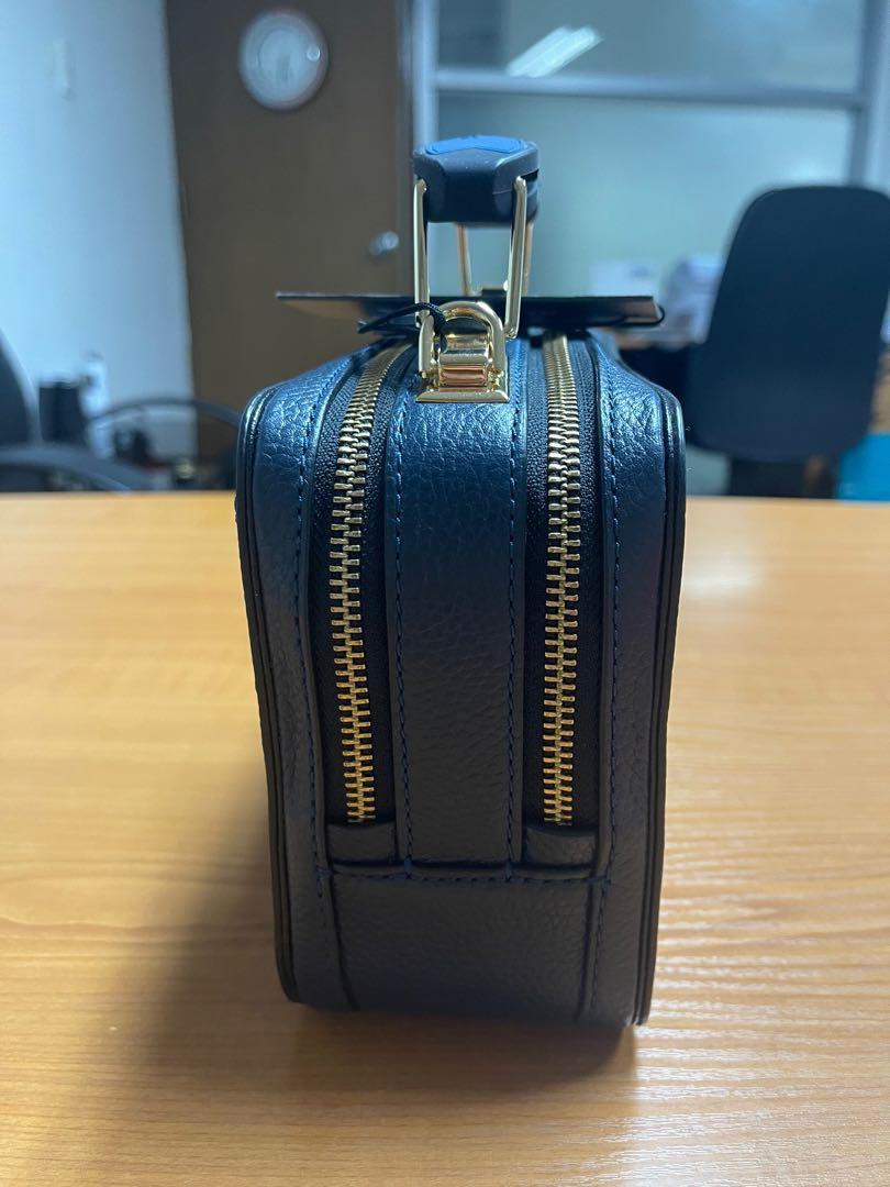 Marc Jacobs The Box Bag (Category: Luxury Bags & Wallets) located in Makati City. Submitted by elizarthmary (Listing ID 1099399733, Image 3). Description: .