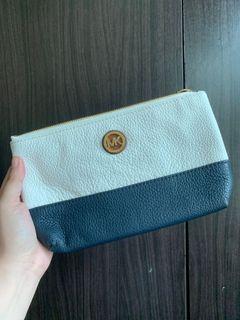 Michael Kors pouch navy and white color