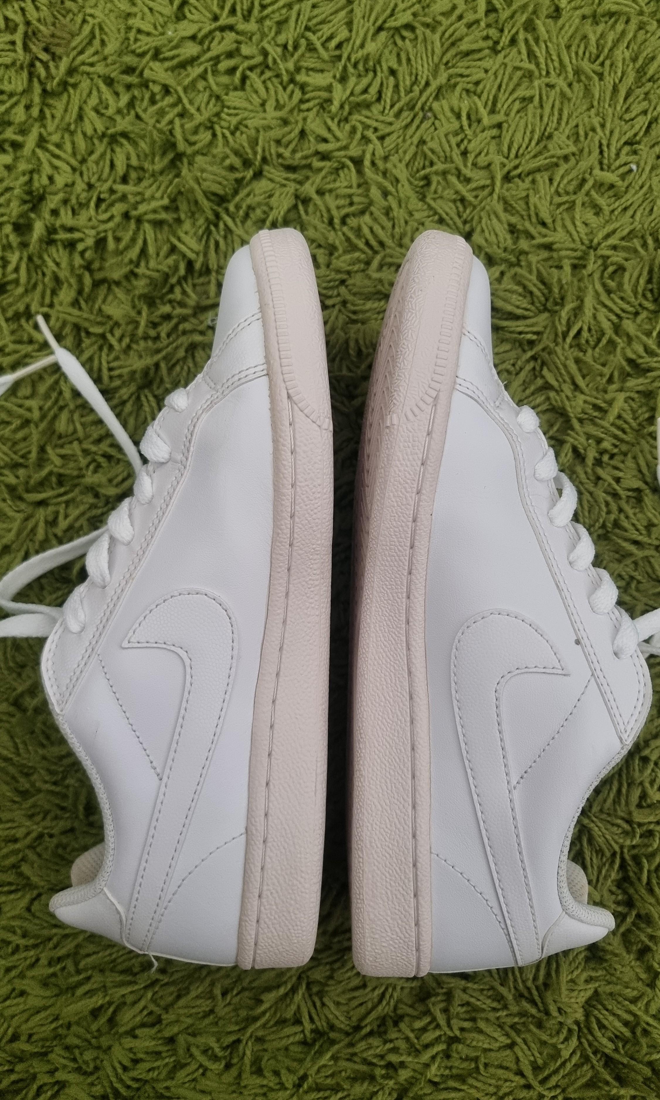 nike white shoes 2021