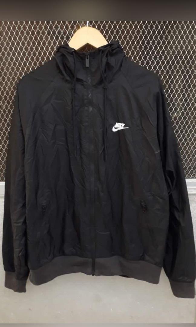 NIKE windbreaker (Category: Coats, Jackets and Outerwear) located in Manila. Submitted by eemjay (Listing ID 1098604121, Image 3). Description: Selling my husband NIKE windbreaker jacket Used but not abuse Rfs: Declutter .