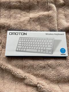 Omoton White and Silver Wireless Computer