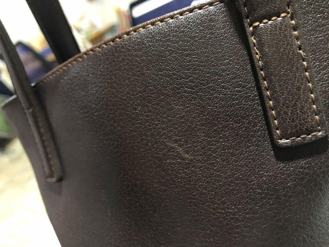 Original Guess mini bag - leather (Category: Purses & Pouches) located in Makati City. Submitted by matchmatch (Listing ID 1099311552, Image 3). Description: Original Guess mini bag leather Looks Vintage No flaws No chips on rubber linings Pristine condition looks like almost new Seldom used but well taken care of LAST PRICE - no haggling Shipping cost c/o buyer.