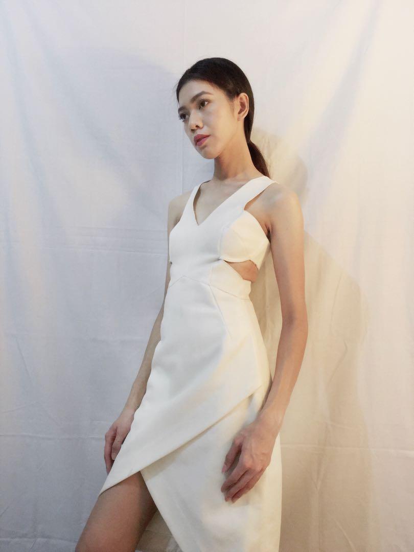 SHAKUHACHI Asymmetrical Bodycon Dress, Barang Mewah, Pakaian di Carousell