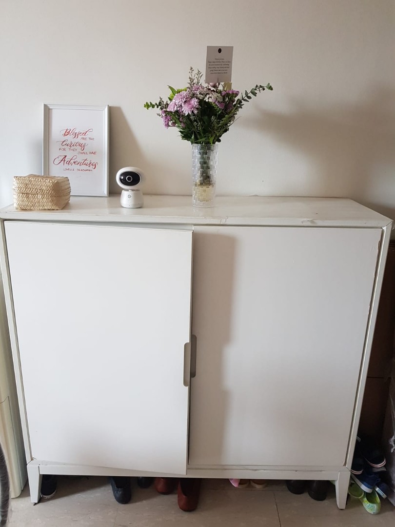 Regissor shop cabinet white