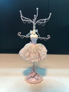 (Category: ) located in . Submitted by chrissyjoelstudio (Listing ID 1099565385, Image 1). Description: .