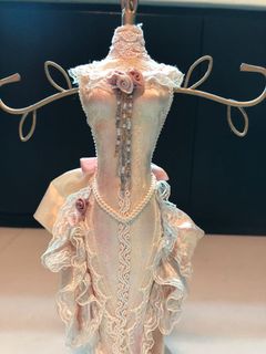 (Category: ) located in . Submitted by chrissyjoelstudio (Listing ID 1099566662, Image 1). Description: .