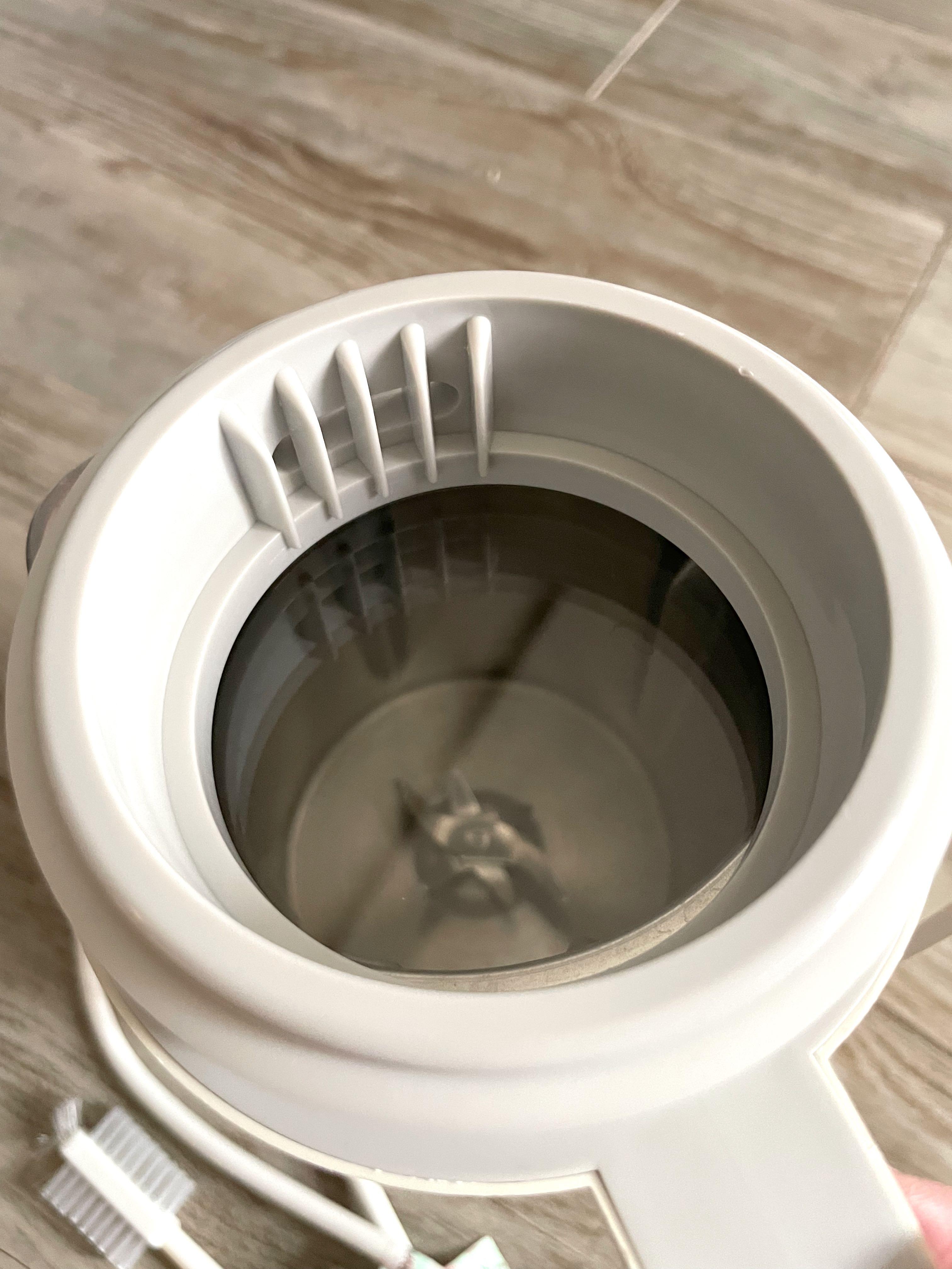 【7月即日過數免運費】Bruno Hot Soup Blender 顏值高白色多用途豆漿熱湯攪拌機, 家庭電器, 廚房電器, 打蛋器及廚師機