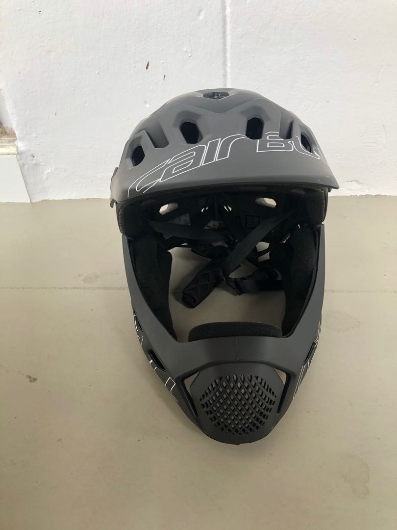 Car hotsell bull helmet