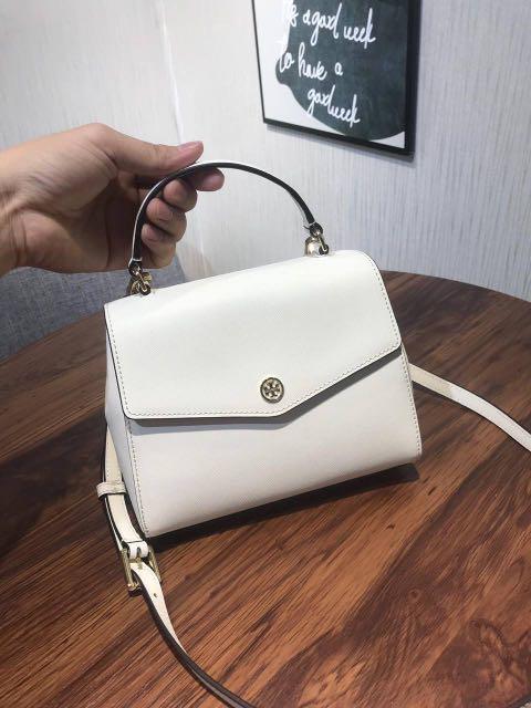 Crazy Sales] Tory Burch Robinson Small Top Handle Satchel, Women's Fashion,  Bags & Wallets, Purses & Pouches on Carousell