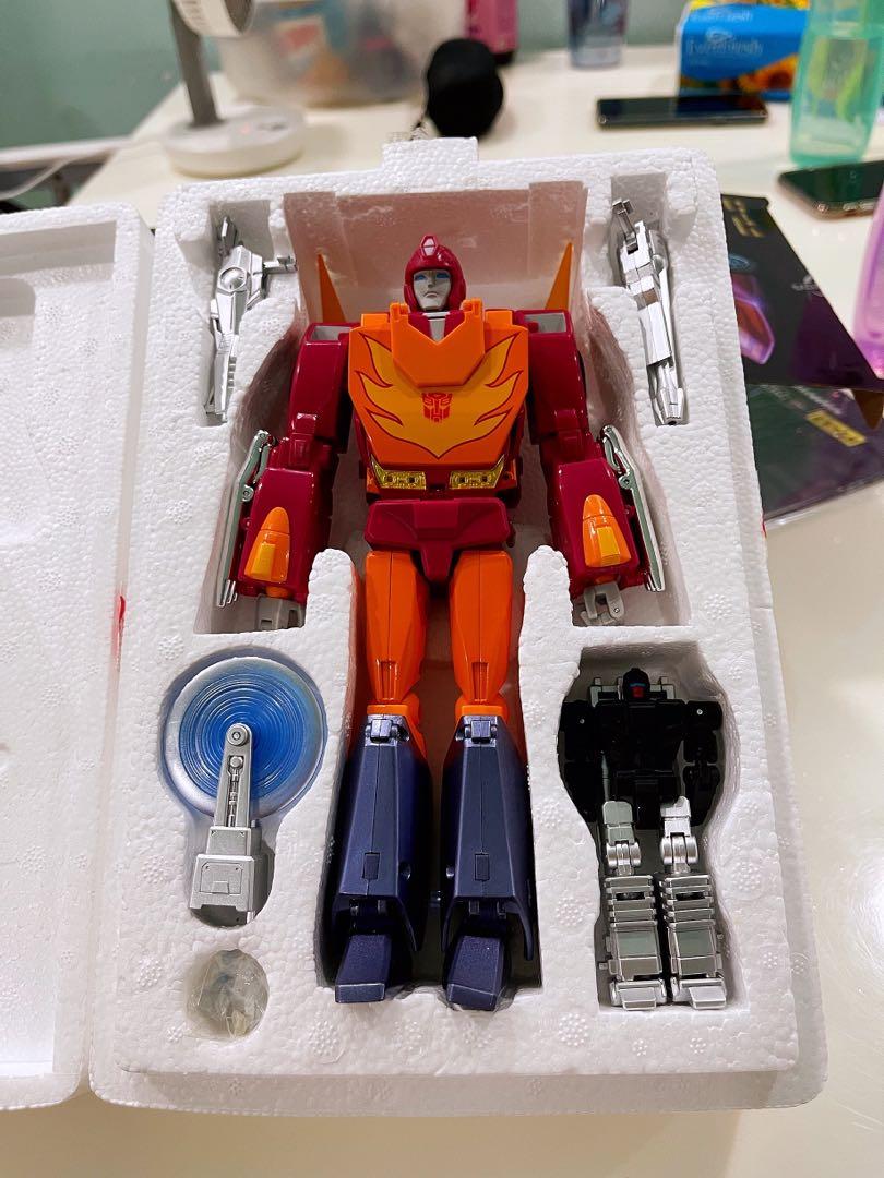 Fans Toys FT 17 Hoodlum aka 3rd Party Transformers Masterpiece Hot Rod