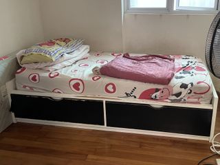 (Category: ) located in . Submitted by paviliongal (Listing ID 1099582482, Image 1). Description: .