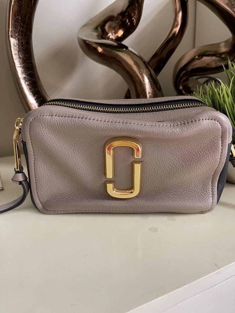 Marc jacob camera bag (Category: Luxury Bags & Wallets) located in Bustos. Submitted by shine008 (Listing ID 1099531881, Image 2). Description: Im selling my marc jacob soft camera bag It comes with dustbag and care card Gold hardware.