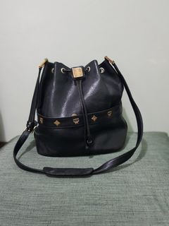 (Category: ) located in . Submitted by jenibags (Listing ID 1099598671, Image 1). Description: .
