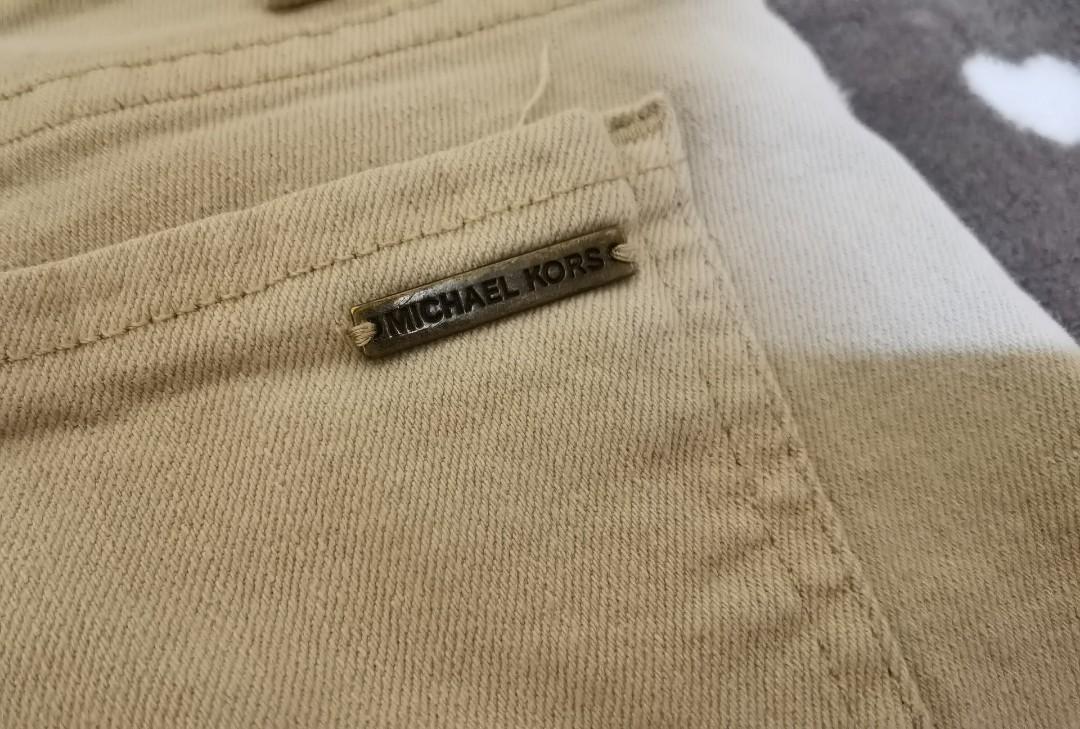 Original Michael Kors Shorts! (Category: Shorts) located in San Fernando. Submitted by aandreya_ (Listing ID 1099535863, Image 2). Description: Used once only! Had to declutter! Size 12 on tag. 73cm,fits up to 33" waist.
