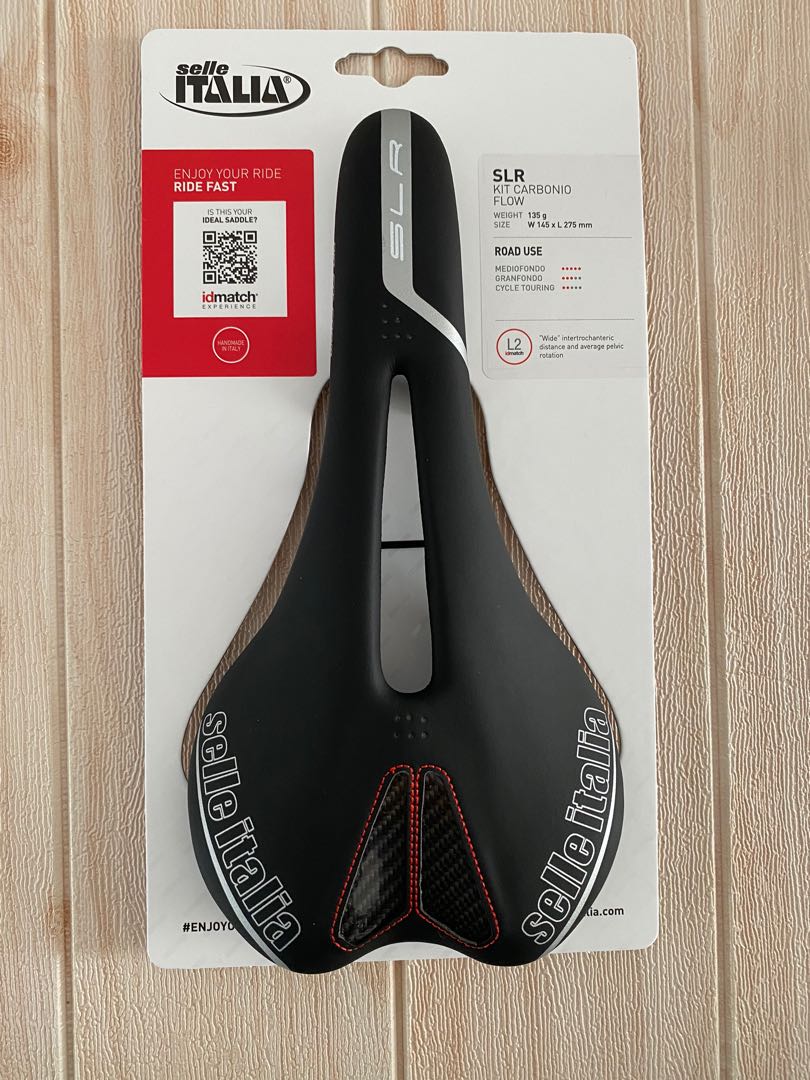 ukrudtsplante Stolthed horisont Clearance sale Original Selle Italia SLR Kit Carbonio Flow Saddle L2 Size,  Sports Equipment, Bicycles & Parts, Parts & Accessories on Carousell