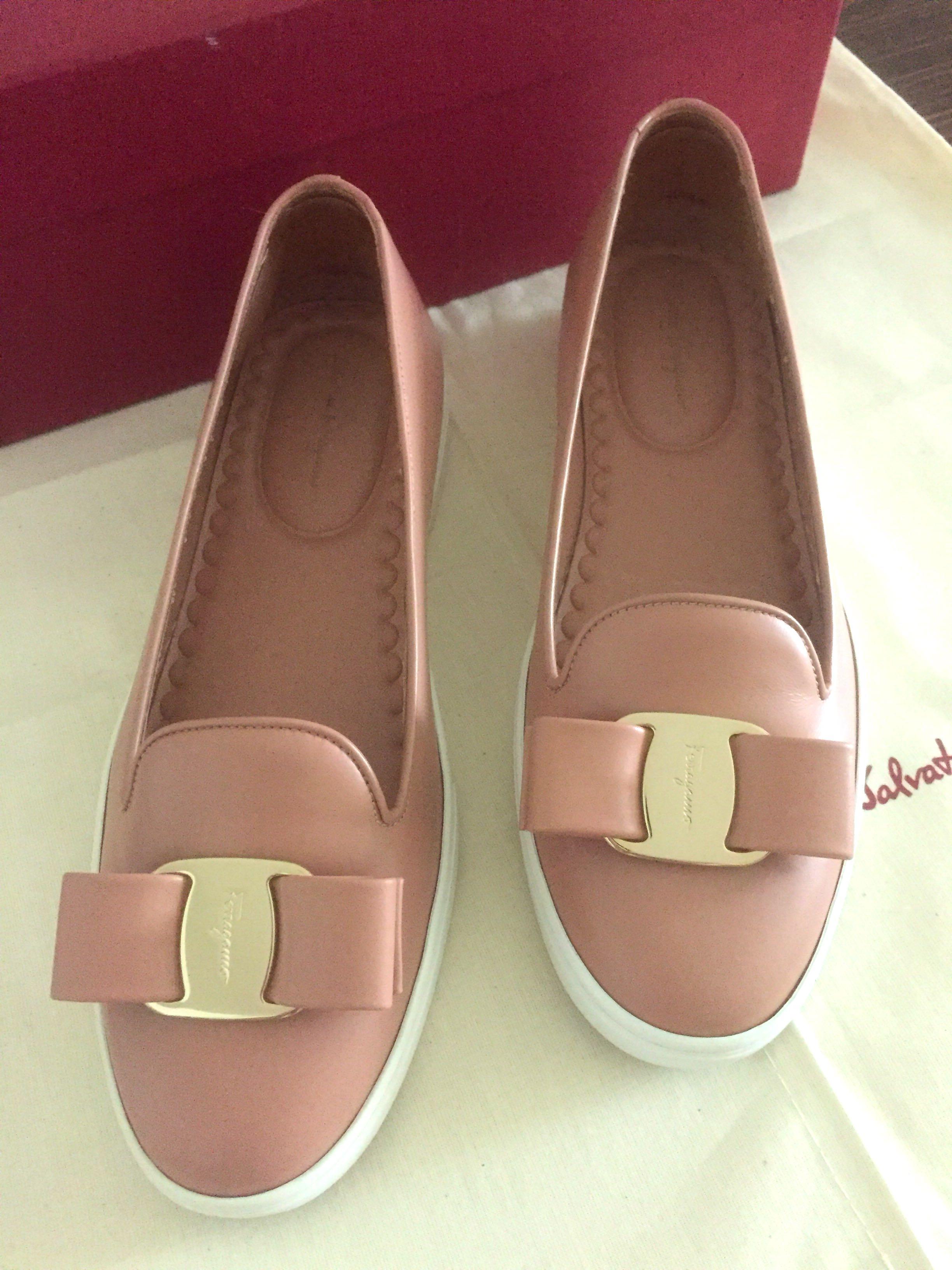 Ferragamo novello slip on top
