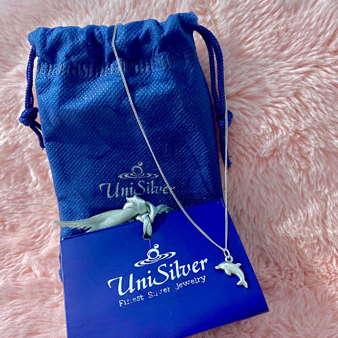 Uni Silver Necklace w/ dolphin pendant 