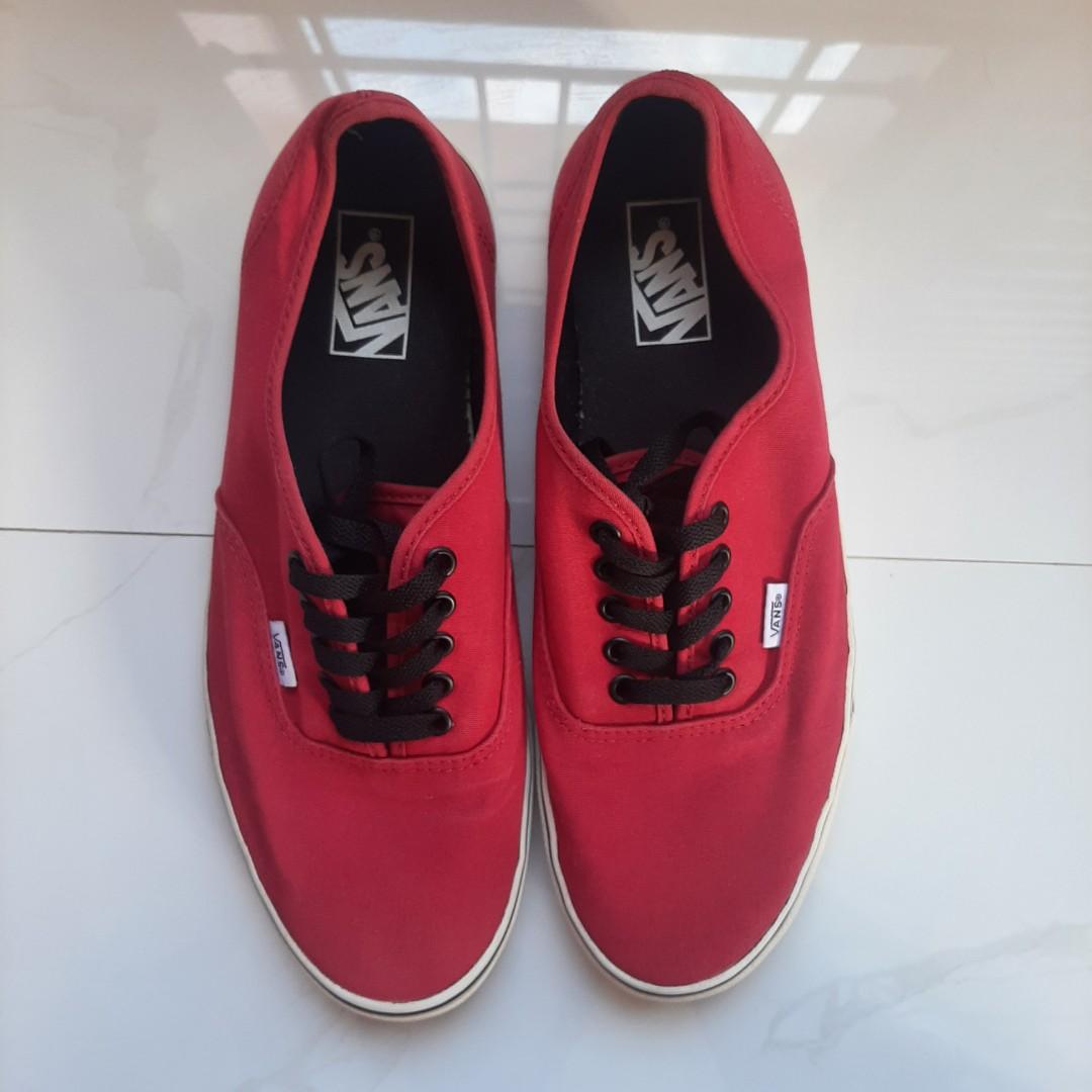 vans authentic black laces