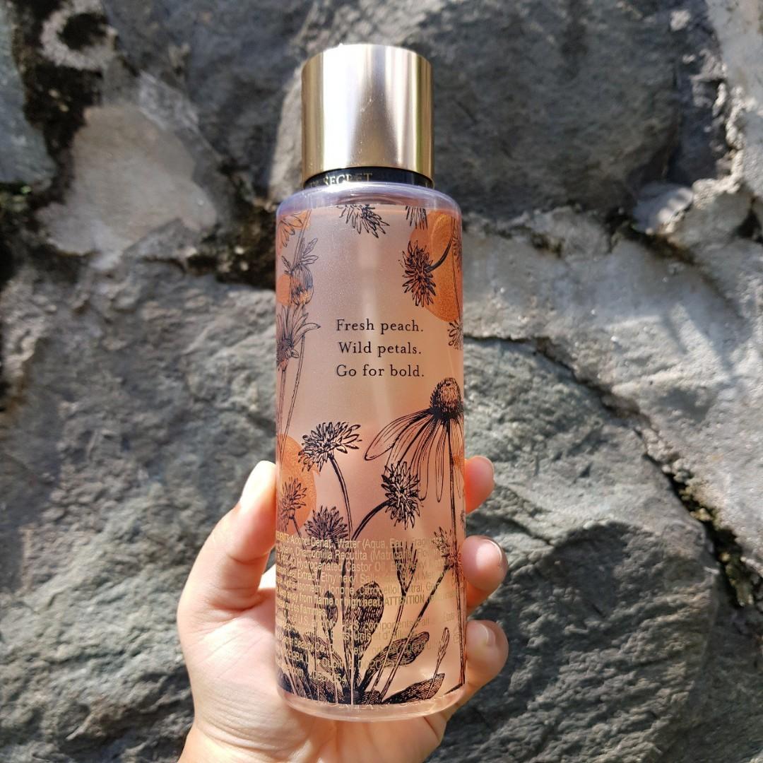 Victoria secret daring peach daisy best sale