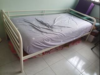 (Category: ) located in . Submitted by melindavee (Listing ID 1104356535, Image 1). Description: .