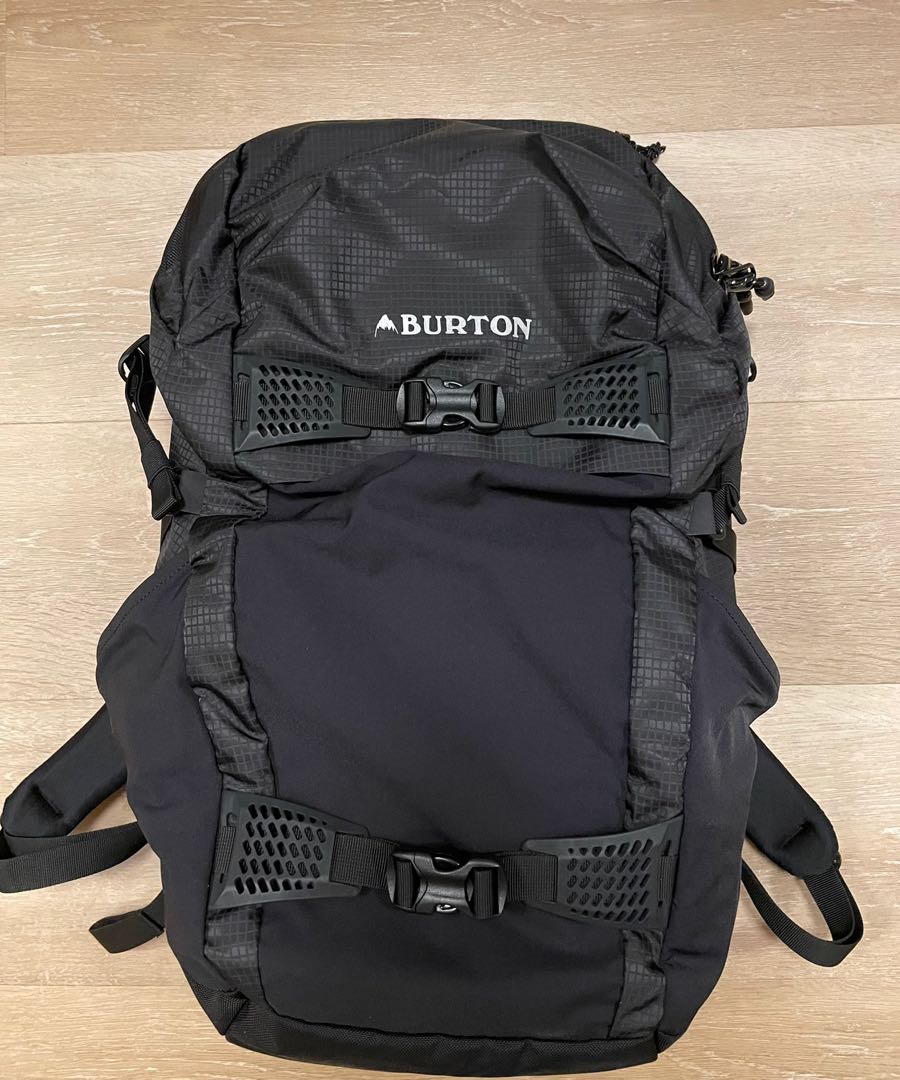 Burton Day Hiker Pack (31 Litres), Men's Fashion, Bags, Backpacks 