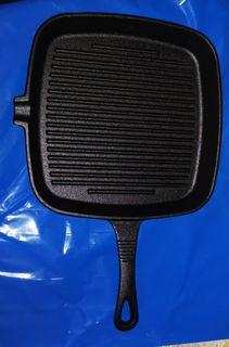 Cast iron grill pan 9 inches (preseason)