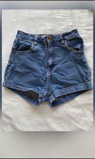 (Category: ) located in . Submitted by thrifty.peanuts (Listing ID 1104327078, Image 1). Description: .