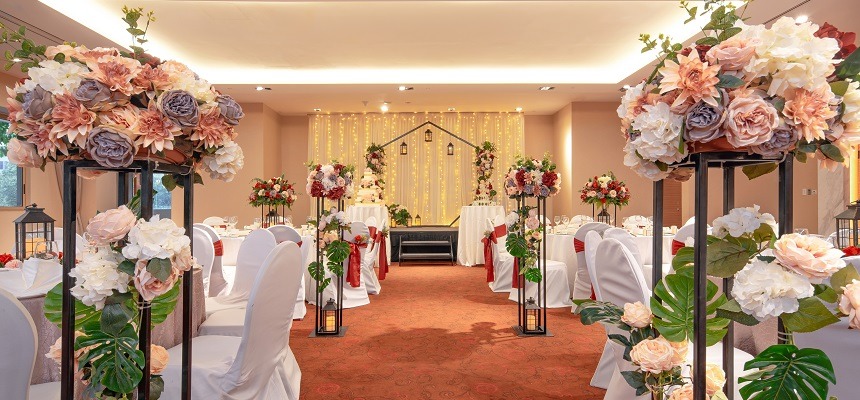 Discounted 96 Pax Wedding Lunch Hotel Fort Canning Everything Else On Carousell
