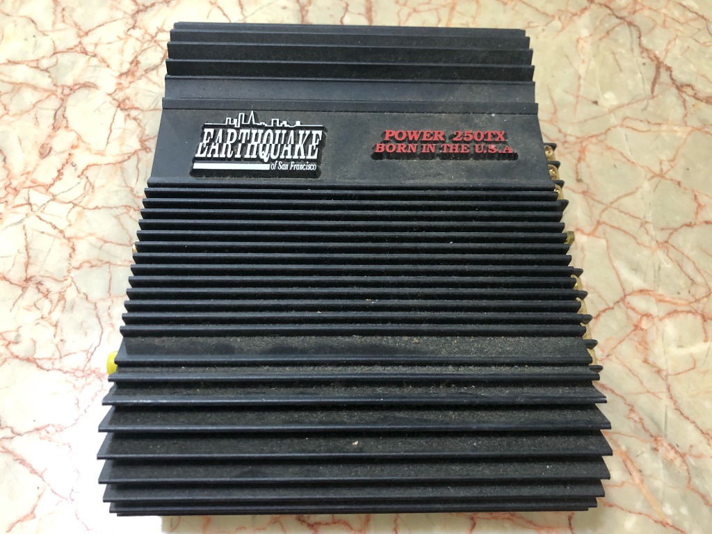 Old School Earthquake car 2 channel amplifier 250W, Audio, Soundbars