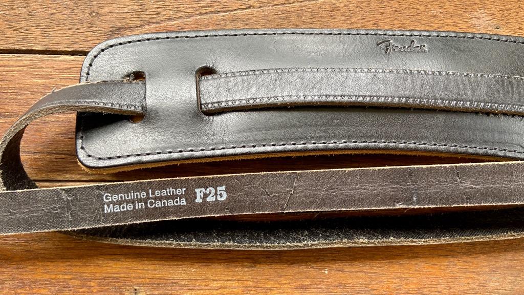 Fender super discount deluxe vintage strap