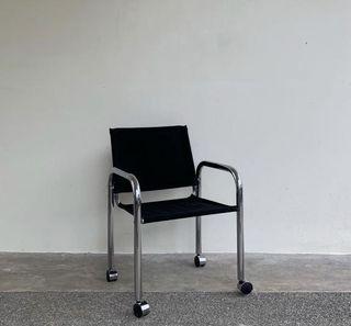 Free-rolling Vintage Chair