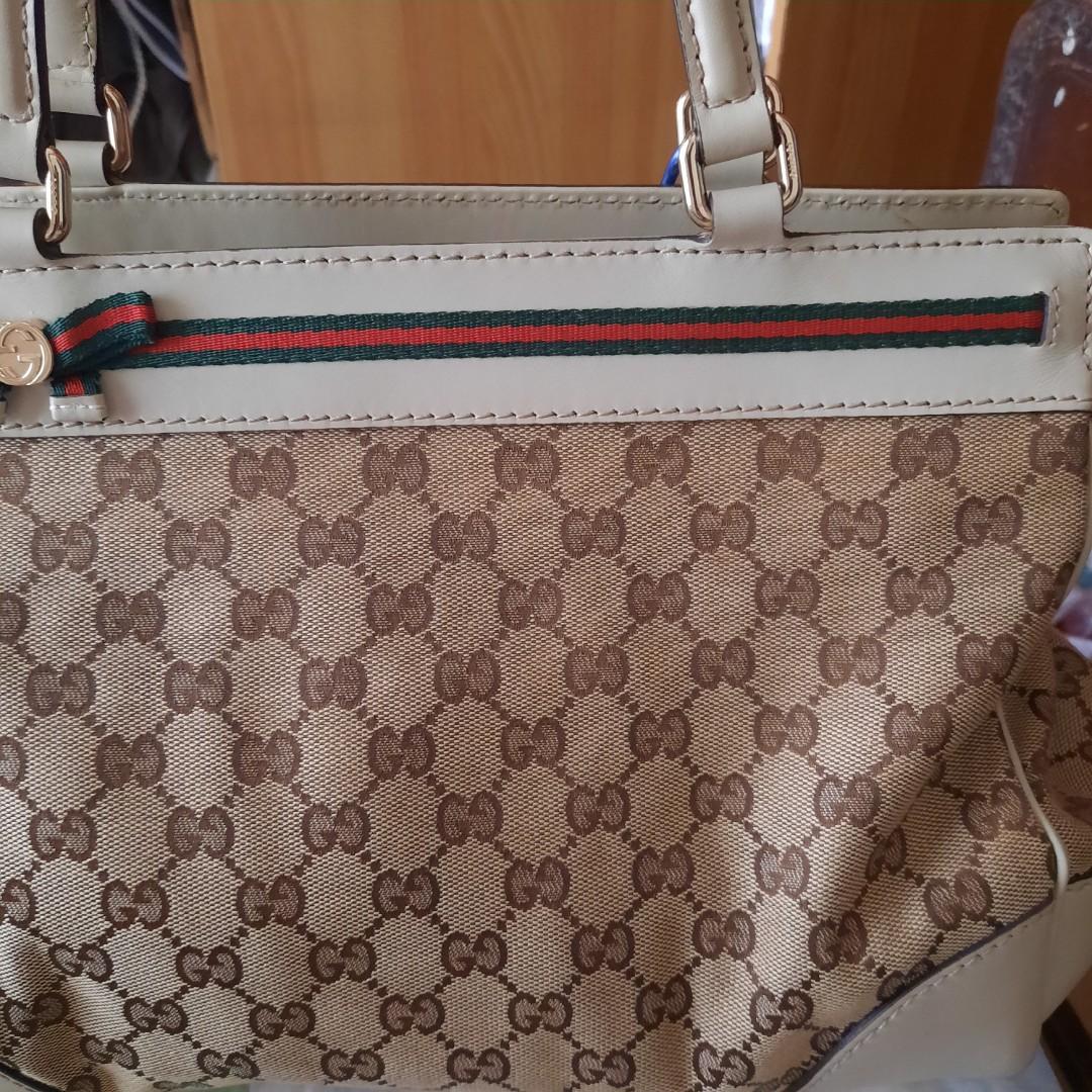 Authentic Gucci pre❤💯 sherryline handbag (Category: Luxury Bags & Wallets) located in Makati City. Submitted by sassygchanel (Listing ID 1103273499, Image 2). Description: Pamilya sale,rarely use it its hard to let go of this bag but i have to move on. ✅super sale ✅with dustbag ✅no more style like this in the market sf c/o me rank AB Negotiable!.