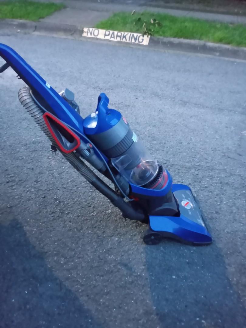 Hoover Windtunnel 2 Whole House Rewind Vacuum Cleaner Model UH71250