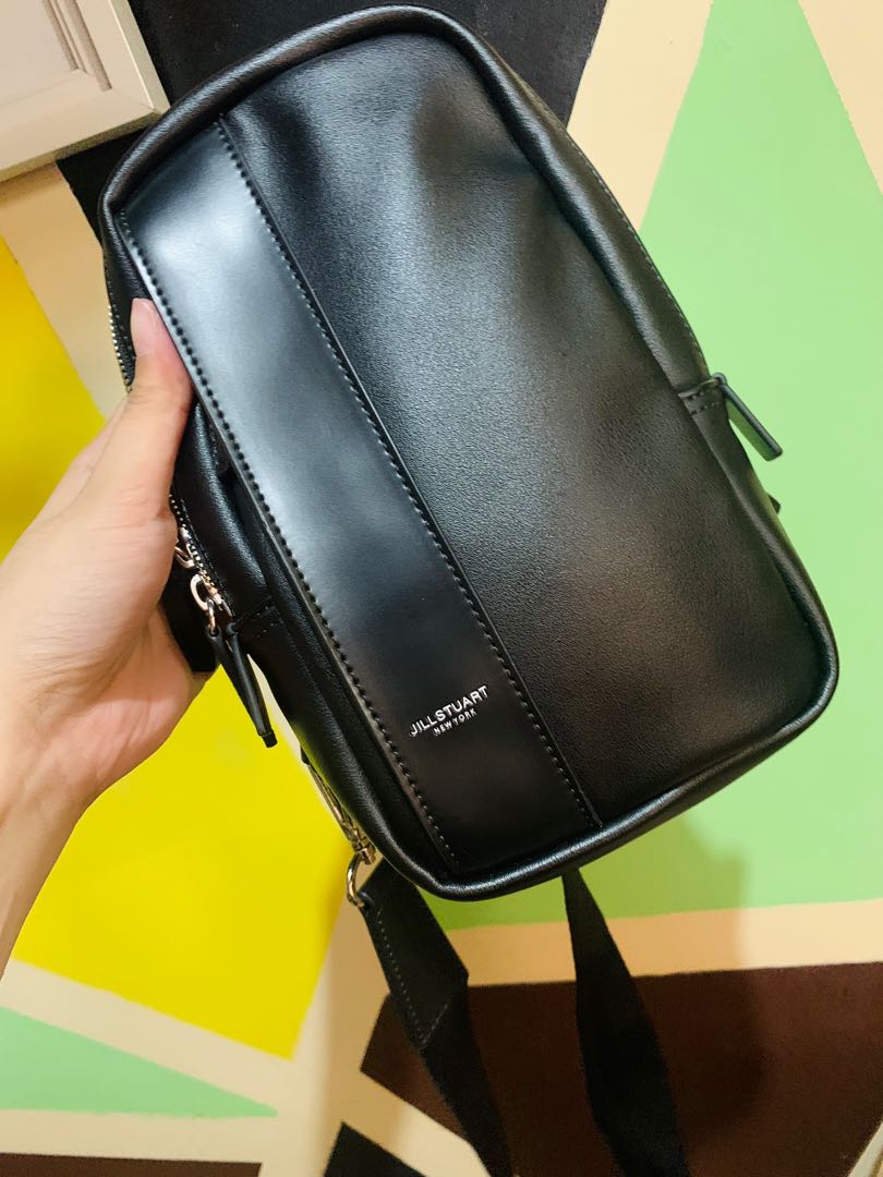 Jill Stuart Chest Bag For Men Women Looks New Men S Fashion Bags Belt Bags Clutches And Pouches On Carousell