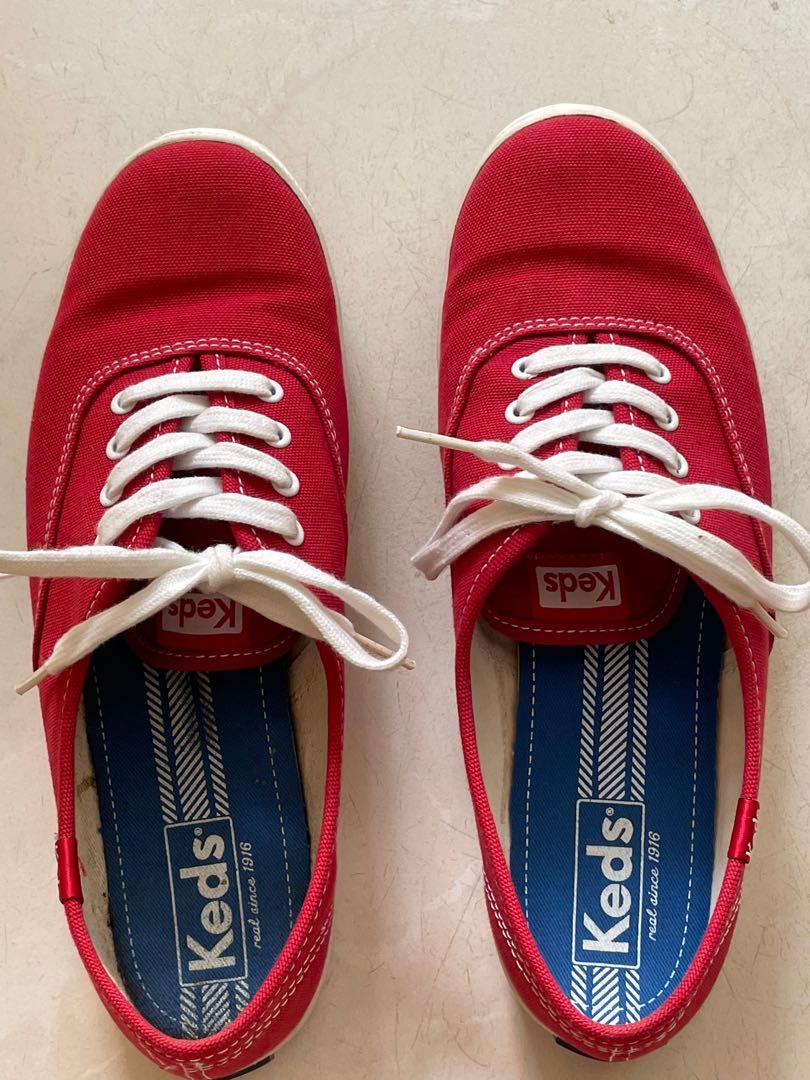 Red keds clearance slip on