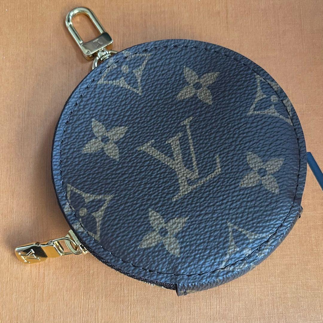 Louis Vuitton LV Round Coin Pouch, Luxury, Accessories on Carousell