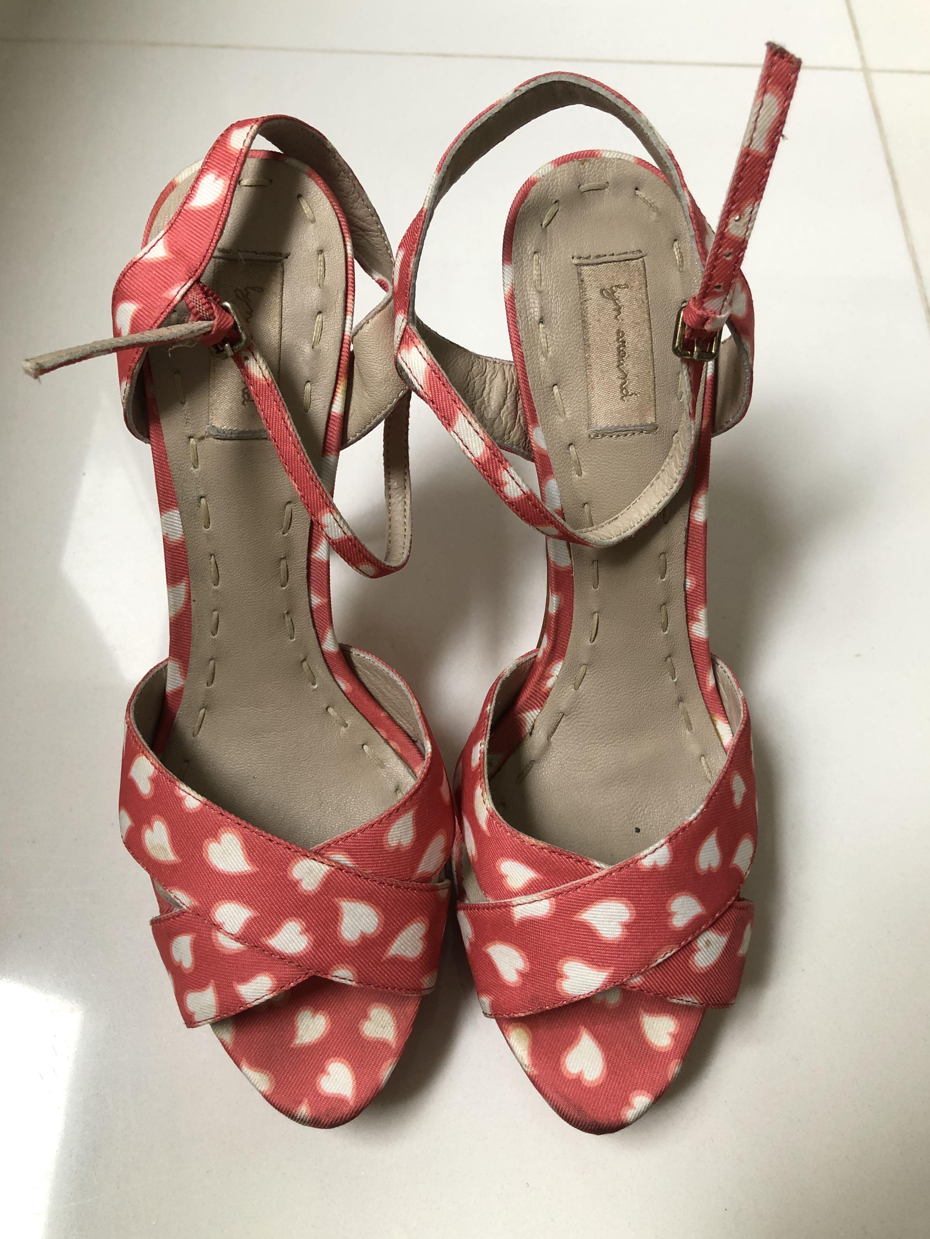 Lyn Around branded designer heels cute heart print pink