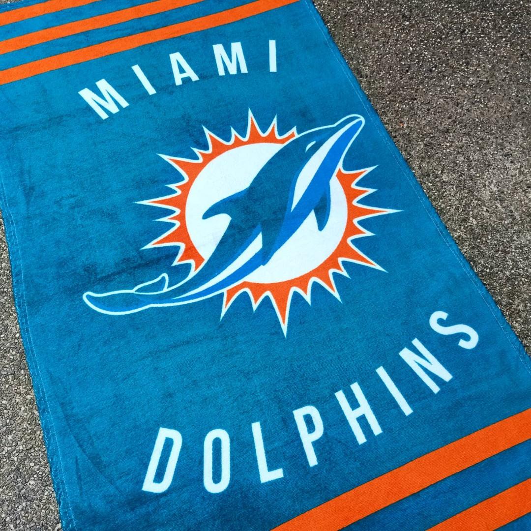 Miami dolphins Beach towel(NFL TEAM), Men's Fashion, Activewear on Carousell