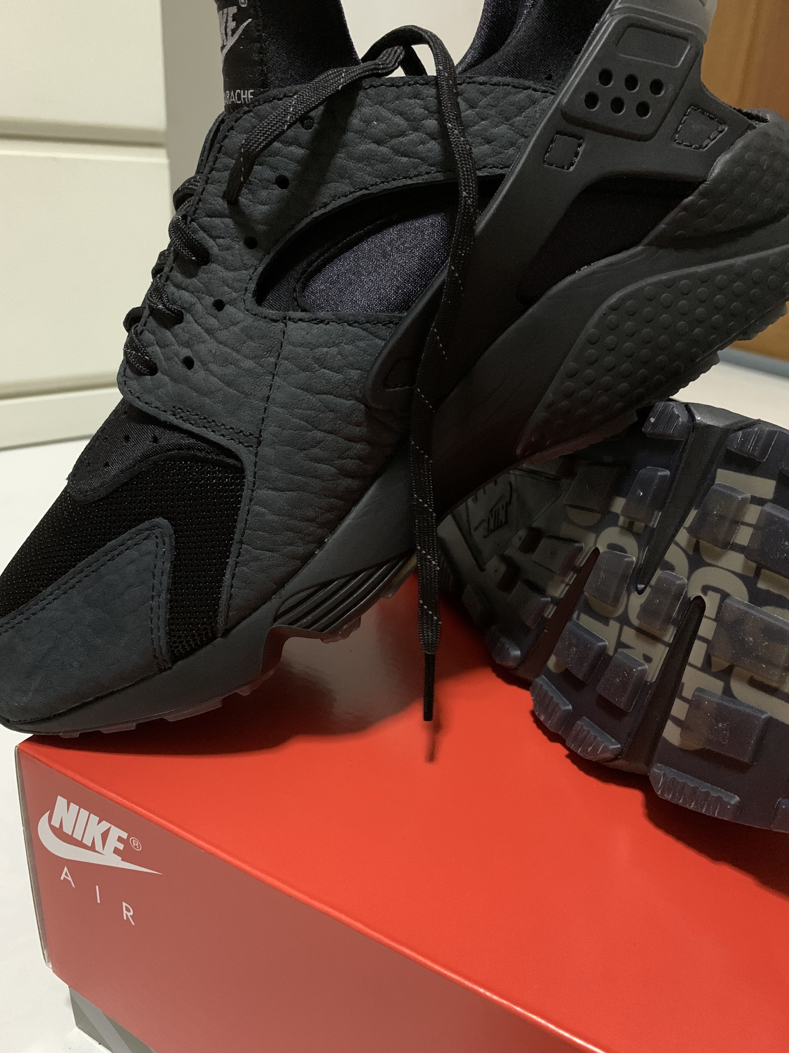 Nike air deals huarache london