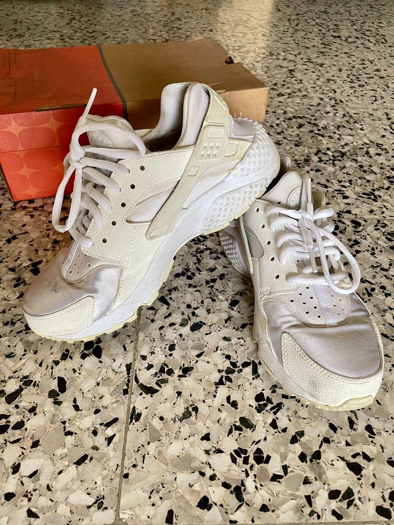 nike huarache plain white