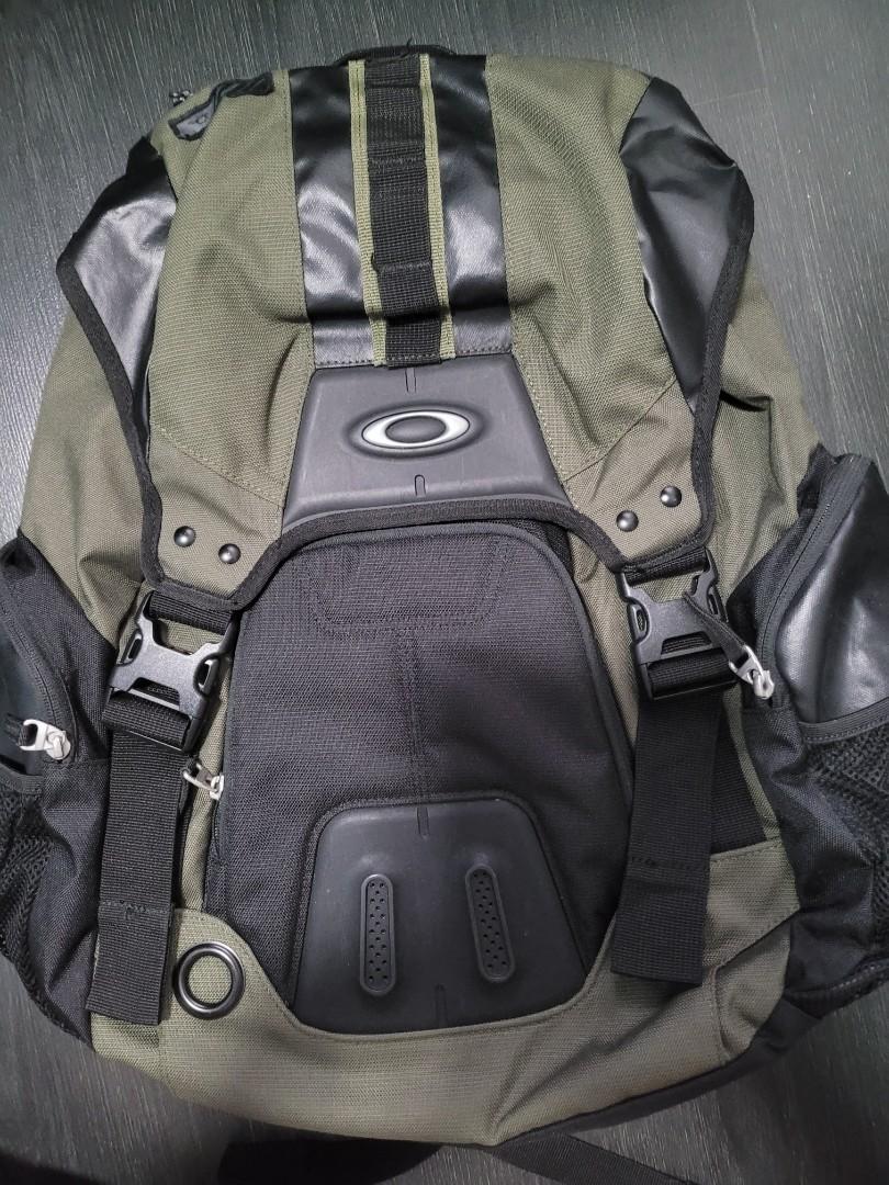 Oakley Backpack Men s Fashion Bags Backpacks on Carousell