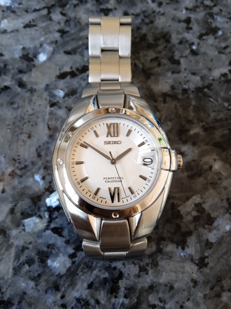 Seiko Perpetual Calendar 8F32-0019, Men's Fashion, Watches & Accessories,  Watches on Carousell