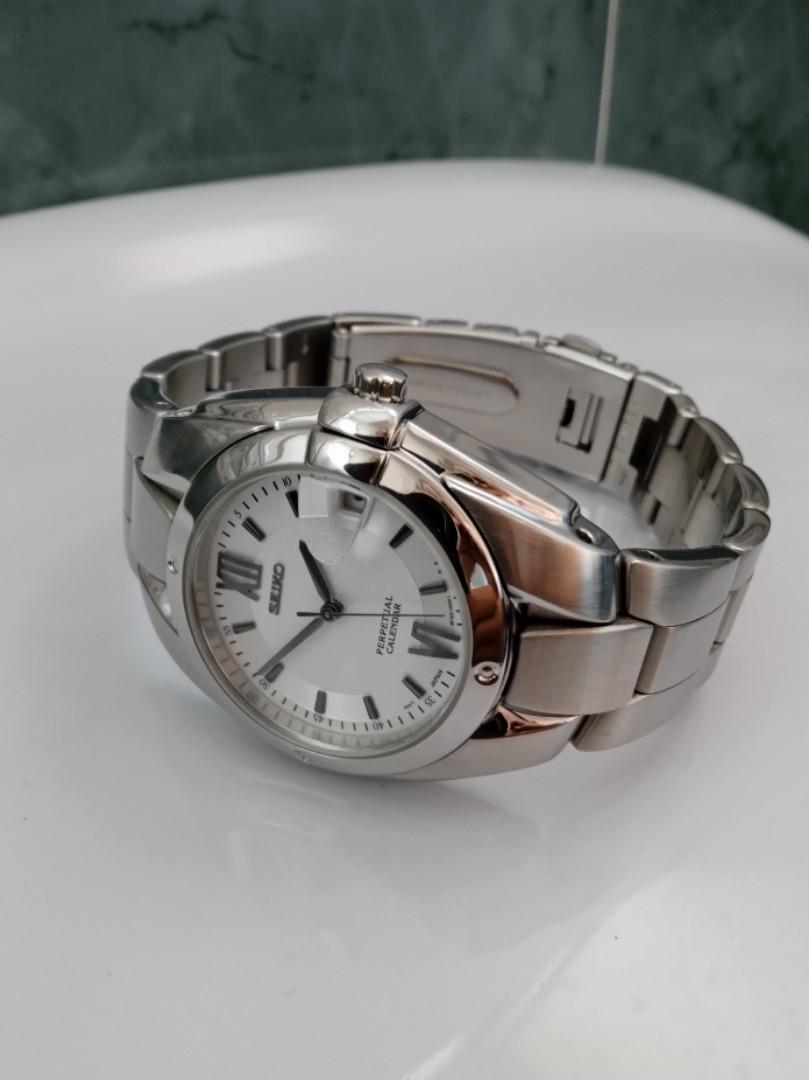 Seiko Perpetual Calendar 8F32-0019, Men's Fashion, Watches & Accessories,  Watches on Carousell