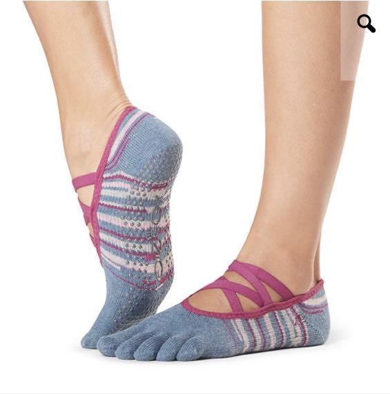 Toesox Elle full toe grip socks PREORDER, Women's Fashion, Activewear on  Carousell