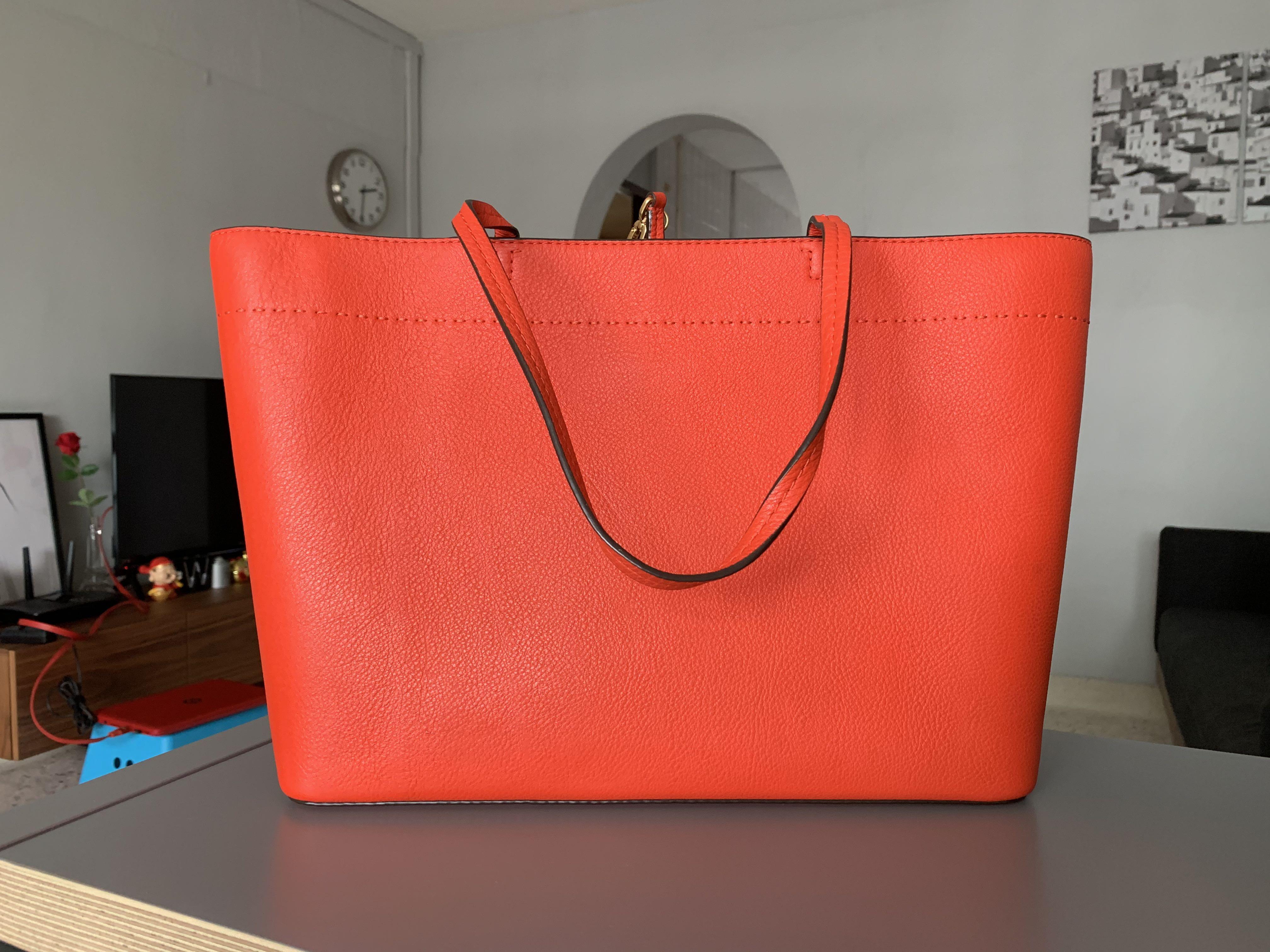 Tory Burch Poppy Red McGraw Leather Tote Handbag Shoulder Bag, Women's  Fashion, Bags u0026 Wallets, Tote Bags on Carousell