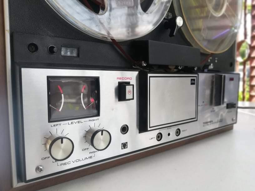 TOSHIBA REEL TO REEL PLAYER, Audio, Other Audio Equipment on Carousell