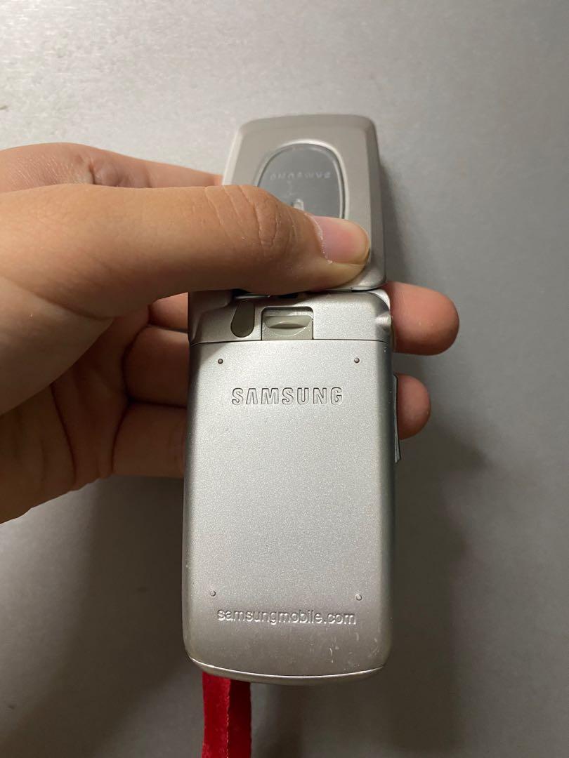 [Vintage] Samsung old flip phone, Mobile Phones & Gadgets, Mobile