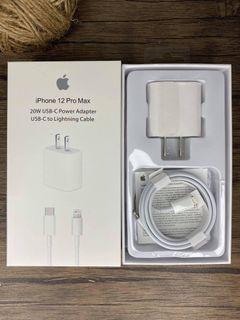 Iphone 20 watts and Usb to Type C Set