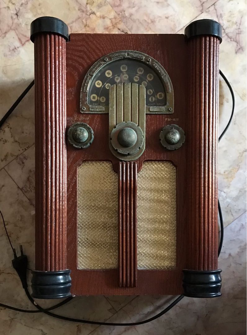 Antique AM/FM Radio, Audio, Other Audio Equipment on Carousell